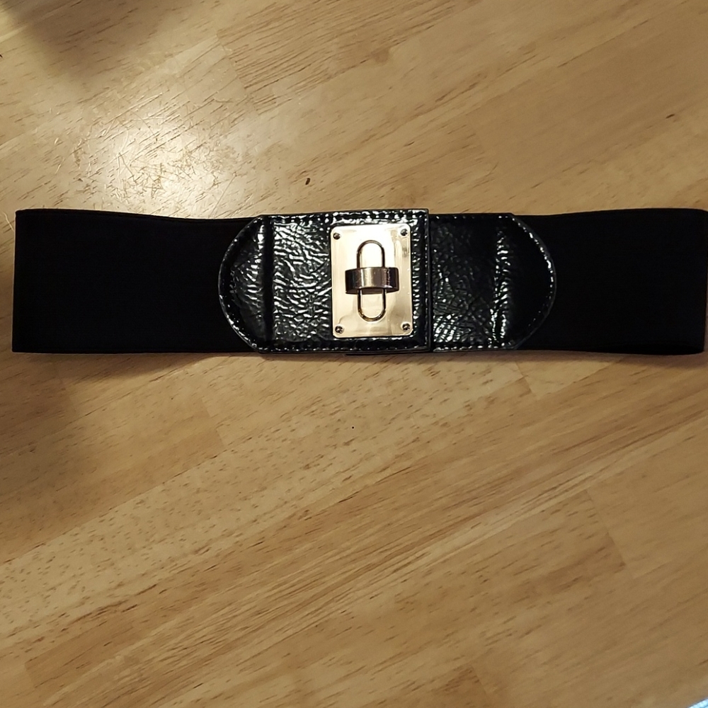 Forever 21 Black Elastic Cinch Wide Corset‎ Belt Size S/M Turnkey Clasp
